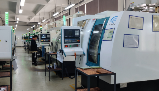 會昌 “五一”假期不停工，企業生產忙，技術服務強