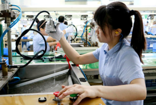 深圳工廠正月初三開工潮 為何今年這么早？